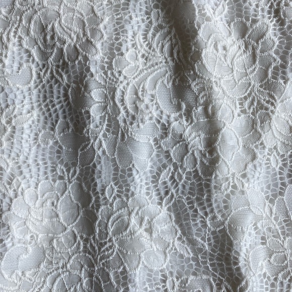 LACE BODYCON DRESS - Picture 2 of 4